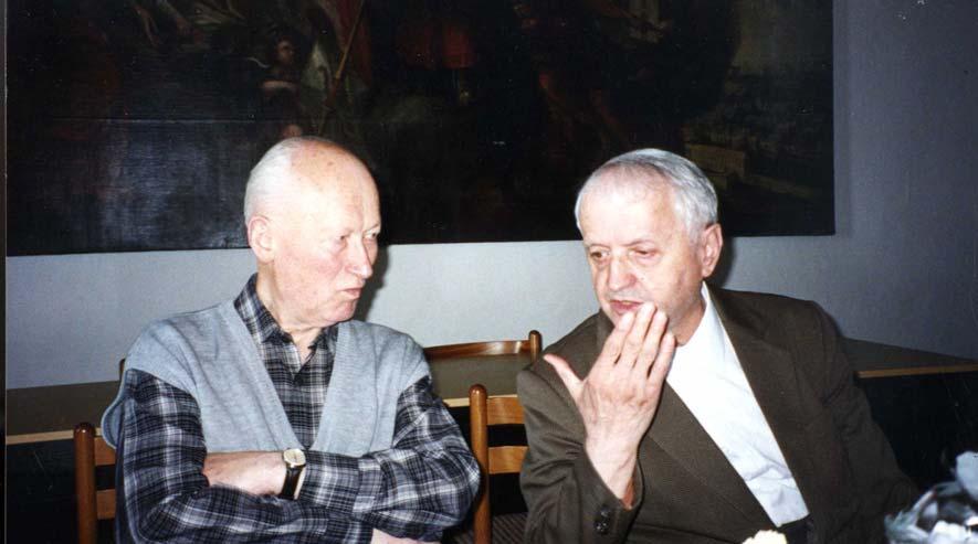 Obrázek 4: Karel Bříza (vpravo) v P. Janem Zemánkem, bývalým provinciálem redemptoristů, v roce 2000 Krátce po přestěhování Karel Bříza upadl a zlomil si nohu v krčku.