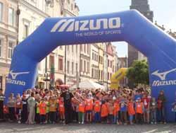 , VÝHRADNÍ DOVOZCE ZNAČKY MIZUNO PRO ČR A SR, VE SPOLUPRÁCI S POŘADATELI JEDNOTLIVÝCH ZÁVODŮ PO CELÉ