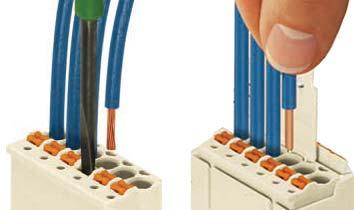 kabely k teplotním čidlům se musí vést odděleně od silových kabelů. Kabely od čidel teploty se připojují na levé straně jednotky, napájecí kabely jen na pravé straně.