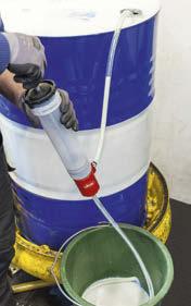 zahnuý,5 ( ) 7 V5654, 40477056540 Přečerpávací pumpa 550 ml Vhodné pro následující kapaliny: - Adlue - nafa - enzín - rzdová kapalina - nemrznoucí směs - moorový olej - převodový olej -
