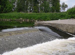 (PPK) Stupeň nebo jez s výškou nad m Nízké