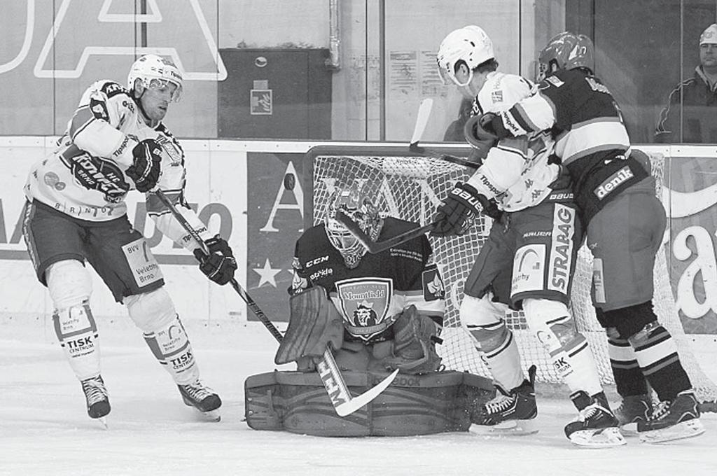 Foto: Michal Eger, hc-kometa.cz Jak se hradeckému Mountfieldu v předchozím průběhu sezóny dařilo otáčet zápasy a vládnout v závěrečných pasážích, tak na začátku února bohužel klopýtal.