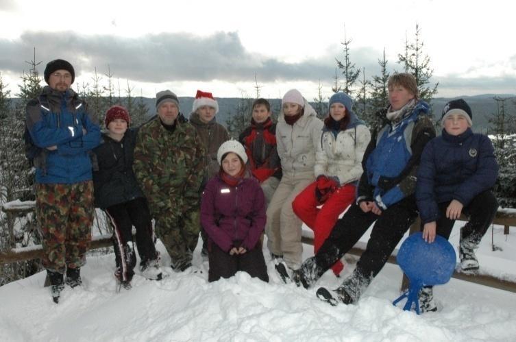 Využili jsme zapůjčenou klubovnu od radioskautů v Horní Blatné, kde jsme si mohli užít i zimních radovánek ve sněhu.