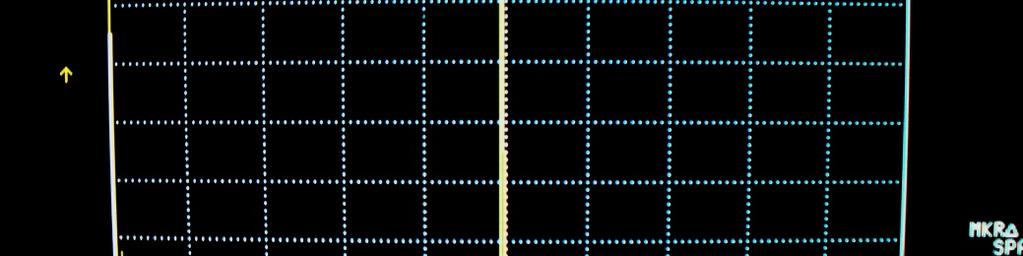 měničů (pravá polovina displeje, napravo od spektrální čáry 1 MHz). SFDR je zhruba 55 db.