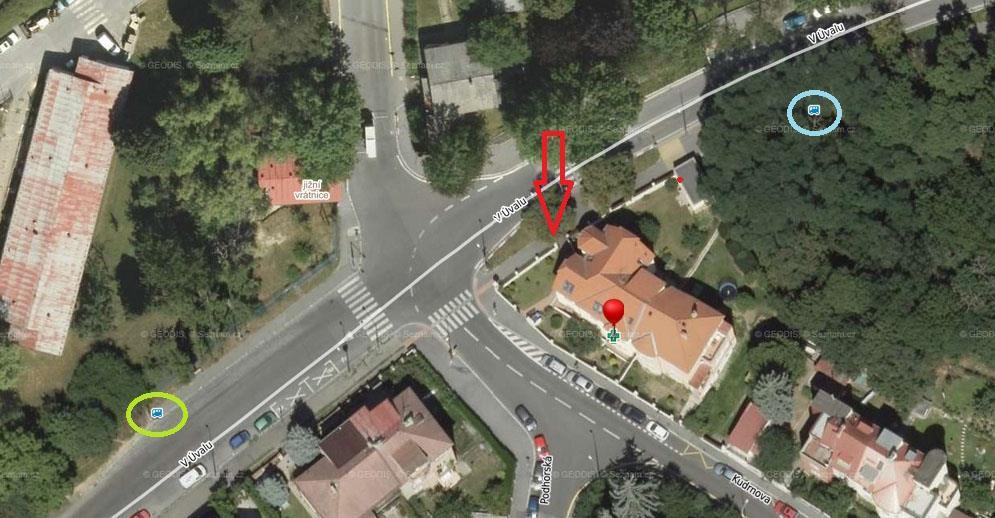 Místo provozovny se nachází u jižní vrátnice Fakultní nemocnice MOTOL.