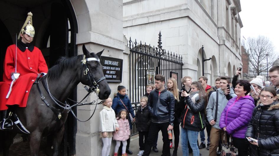 zajímavými místy v Londýně. Sobota začala návštěvou proslulé Národní galerie na náměstí Trafalgar Square.