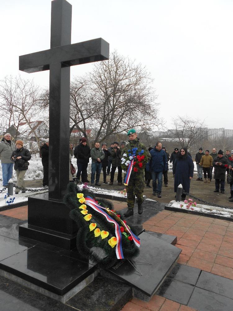 že začátek i konec bojů u Sokolova se na den přesně shodují se slavným bojem českých legionářů u ukrajinského Bachmače, jenž se odehrál před sto lety a pětadvacet let před bitvou u Sokolova.