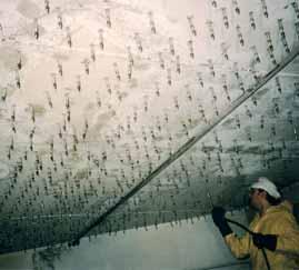 17 Injection of the grid of the ceiling of the underground garage la potřeba jejich opravy, aby se zabránilo exfiltracím a infiltracím vody.