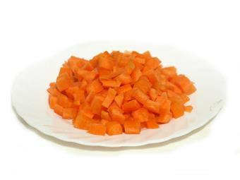 Zelenina: Rajče, okurka, salát, vařená mrkev, červená paprika.