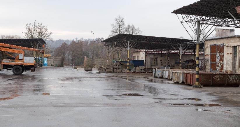 Místo 16 Kamera: 2x Fixní typ1 Umístění: Kamery budou sledovat obě vjezdové brány.