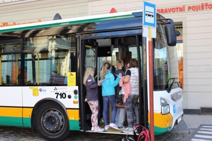 rizicích, které s tím souvisí. Zejména však prevence bezpečného pohybu chodců a cyklistů na pozemních komunikacích.