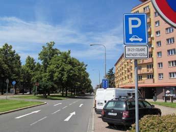 2.2.4 Parkování v Ostravě V centru Moravské Ostravy a částečně na Slezské Ostravě v zóně s regulací parkování byla stávající kapacita parkovacích stání na terénu 3 574 (+28) rozdělena následovně:
