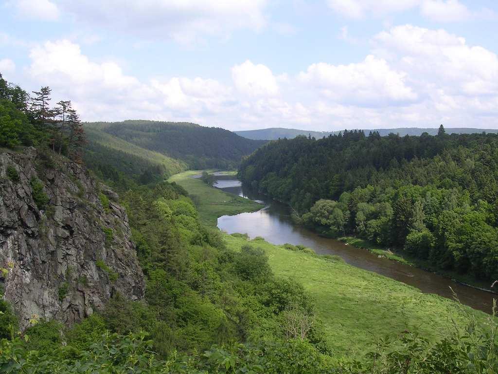 SVĚTOVINA ČTVRTLETNÍK Nulté vydání Srpen 008 Místní akční skupina Světovina Představení Místní akční skupiny Světovina Nejdůležitější body: Informace o Integrovaný strategický plán a strategický plán