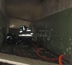 dvaceti minutách na likvidaci poţáru nasazeno vysokotlaké hasicí zařízení CCS Cobra (viz obr.