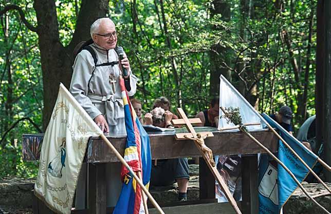 pěší putování a každoroční Národní pěší pouť na Velehrad Publikace o pěším putování (nejen na Velehrad) Jan Peňáz: Pouť do Říma od A do Z Poutavé líčení (místy se