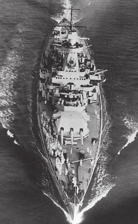 Kapesní bitevní loď Admiral Graf Spee po modernizaci v dubnu 1939.