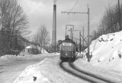 1897 TRAMVAJE V LIBERCI 1900 TRAMVAJE V JABLONCI N.N. rozchod kolejí 1000 mm 1947 zahájení výstavby z Jablonce n.n. 1.2.1948 spojení DP Liberec a Jablonec n.n. 16.11.1953 provoz do Proseče 15.2.1952 provoz do Vratislavic 25.