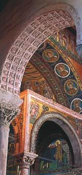 Eufemie (Rovinj) impozantní dílo barokního umění s bohatou sbírkou uměleckých předmětů a sarkofágem patronky města / Istrijské fresky množství dochovaných fresek na Istrii je ohromující, většina z