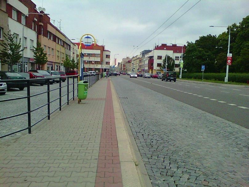 Na zastávce Zborovského náměstí zastavují tyto autobusy: Pardubice Choltice Heřmanův Městec - Sovolusky Pardubice Třibřichy Heřmanův Městec Práchovice Seč Třemošnice Ronov n./doubr.