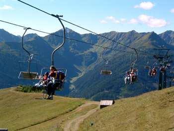 Lanové dráhy Obertilliacher Bergbahnen - výchozí bod pro túry do oblastí Obertilliach, Dorfberg - Kartitsch a Lesachtal Otevřeno: Vstupné: od 14. 6. do 27. 10. od 9.00 do 12.00 a od 13.00 do 16.