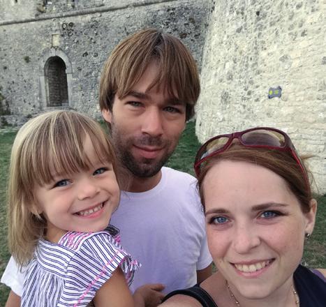 Vím, že nestíhám Markéta Mikšíková K ašlu, spím. Kašlu, spím. Kašlu na to, vstávám a jdu inhalovat, nebo se vůbec nevyspím. Jsou tři hodiny ráno.