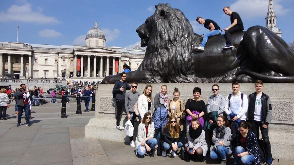 Odtud naše skupinka pokračovala na Trafalgar Square a přes blízké náměstí Leicester