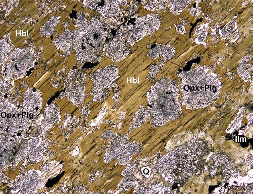 Bull. mineral.-petrolog. Odd. Nár. Muz. (Praha) 22, 2, 2014. ISSN 1211-0329 (print); 1804-6495 (online) 321 Obr.