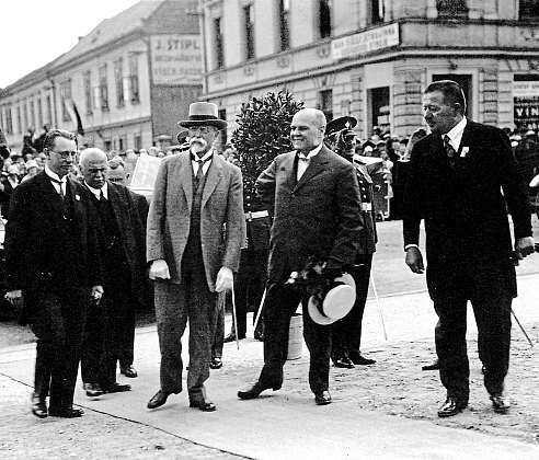 Tím prvním byl už vroce 1919, tedy necelý rok po svém zvolení, prezident Tomáš Garrigue Masaryk. Návštěvu pak zopakoval ještě oosm let později včervnu 1927.