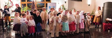 DFS Šternovjánek Je nás přes 60 tisíc Cílem Dětského folklorního souboru Šternovjánek je prohlubovat povědomí dětí o folklóru, znalostech lidových písní a přiblížit dětem základy lidových tanců.