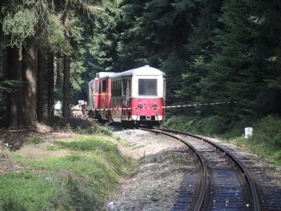 na selhání strojvedoucího vlaku MOs 203, obdobně jako tomu mohlo být u strojvedoucího vlaku Os 17016 v případě MU v Rotavě.