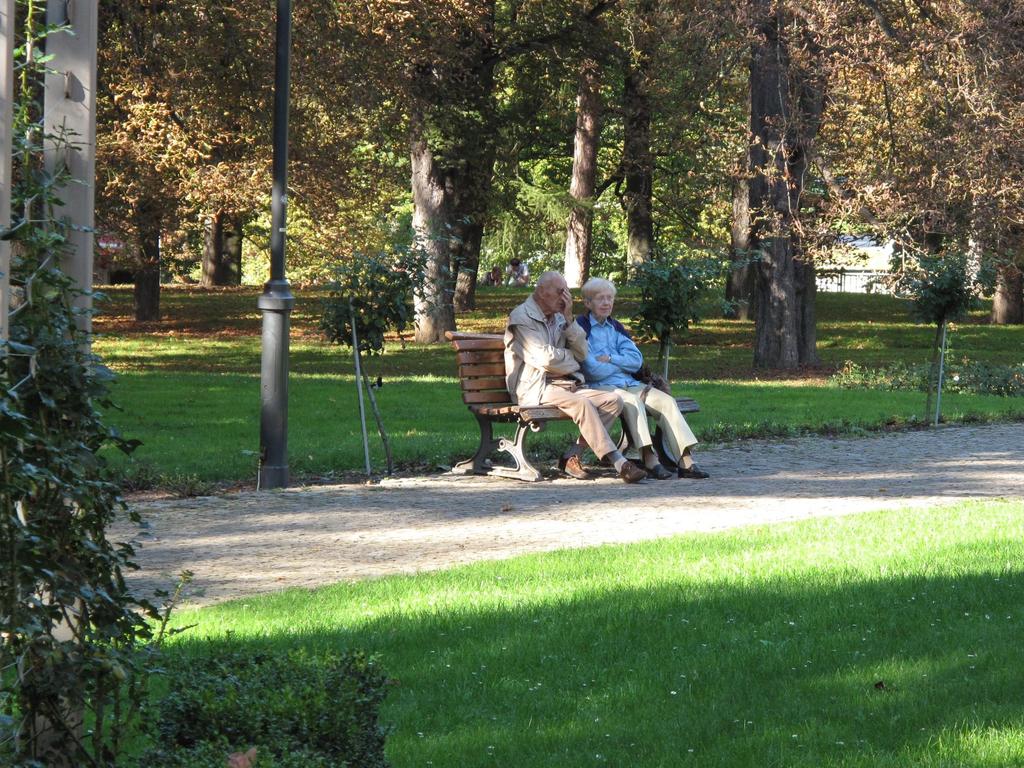 LAVIČKY Musím někdy požádat ve spřáteleném krámě, aby mě nechali odpočinout od bolesti.