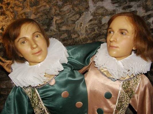 Voskové figuríny Jitka Sýkorová to líbilo. Dne 26. Listopadu jsme byli na výstavě voskových figurín.