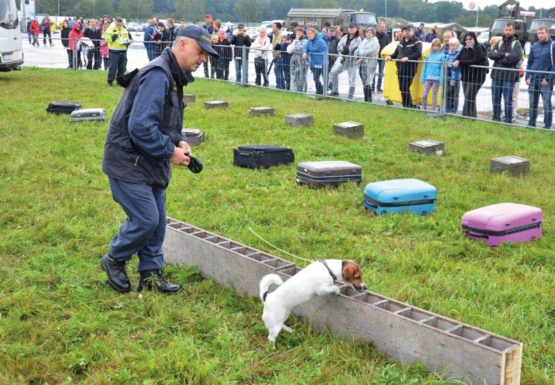 Toto se děje v reakci na bezpečnostní situaci v Evropě, kdy chceme aktivně podpořit celní správu v boji proti terorismu.