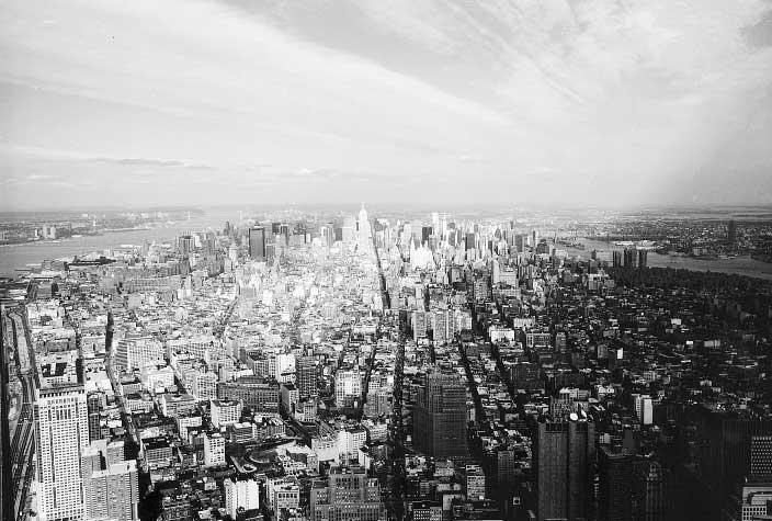 2003 PROSINEC OBâASNÍK V FS FOCUS New York New York is a densely packed mass of humanity - seven million people in 309 sq miles (800 sq km) - and that s just Manhattan, only a part of greater New