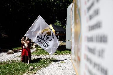 konstrukční týmové výzvy rozmístěné na trati. Součástí je stylové slavnostní zahájení i vyhlášením vítězů a pocta poraženým.