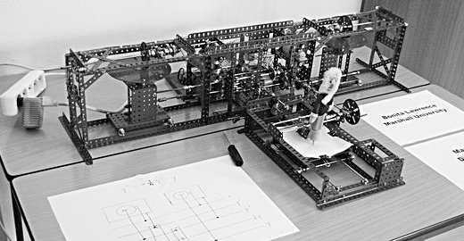 4. DIFERENCIÁLNÍ ROVNICE n-tého ŘÁDU 69 Analogové počítače umožňují derivovat a integrovat fyzikální veličiny vhodným sestavením elektrických obvodů a mechanických nebo vodních konstrukcí.