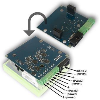 Konektor IDC10-2 socket: Zapojení OUT1 OUT4 Vidíme svět bez drátů. OUT1 OUT4 mají otevřený kolektor, to znamená, že spínání zařízení vyžaduje externí napájení.