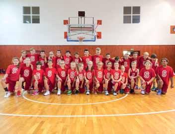 Sport FOTO: MARTINA KRUCKÁ Uznání pro TJ Sokol Stodůlky TJ Sokol Stodůlky dostala další vyznamenání, tentokrát Čestné uzná ní za mimořádný přínos v oblasti sportu od Pražské tělovýchovné unie pro