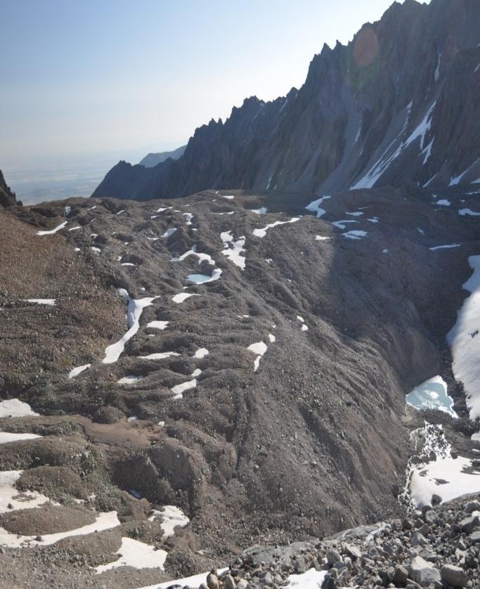 položenou dokumentační lokalitou (3498 m n. m.).