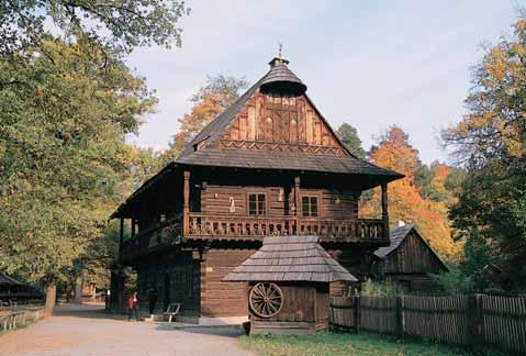 CHKO Beskydy Národní pfiírodní památka Vala ské muzeum v pfiírodû Nejstar í muzeum v pfiírodû ve Stfiední Evropû leïí v pûvabné krajinû, v podhorské poloze na rozhraní Moravskoslezsk ch Beskyd a