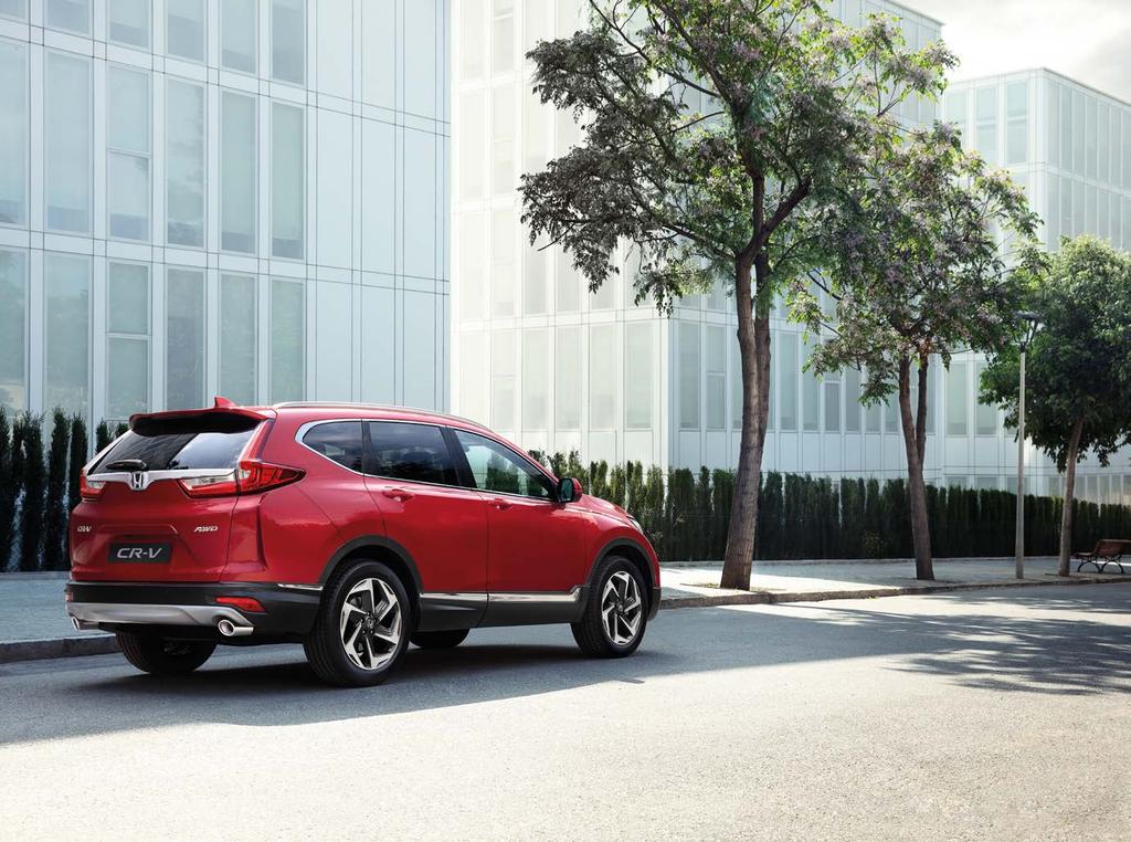 VYZKOUŠEJTE SI ZCELA NOVÉ CR-V Celosvětově nejlépe prodávané* SUV prošlo proměnou a nyní má ještě kultivovanější podobu.