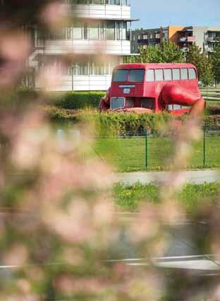 Od Prahy však Chodov i okolní obce dlouho dělilo rozlehlé Nuselské údolí, a zdejší pozemky tak sloužily zejména jako zemědělské zázemí hlavního města. Na přelomu 19. a 20.