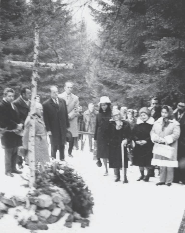 Společné připomenutí památky obětí cikánského tábora Hodonína u Kunštátu oficiálně pořádané z iniciativy Svazu Cikánů-Romů.