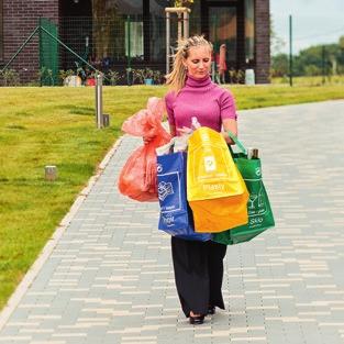 Současně bylo evidentní, že zajistit recyklaci tohoto odpadu je v případě spotřebního zboží možné jen ve spolupráci s obcemi. Jedině ony mají totiž právo organizovat nakládání s odpadem z domácností.