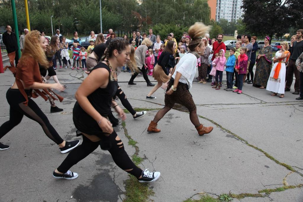 PROGRAM Snídaňová kavárna s etnickými specialitami Japonská a korejská hudba a speciality Hudební