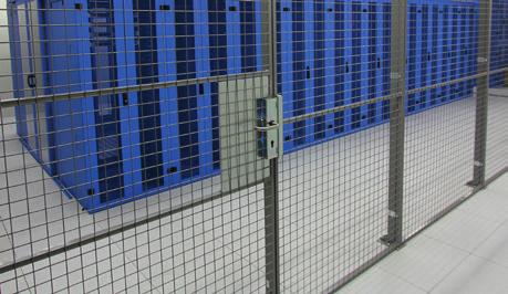 Zabezpečte si místnost se servery. Náš modulární panelový systém, ať už s drátěnými stropy nebo bez nich, lze instalovat v jakékoliv výšce.