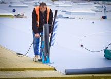 Zateplená funkční plochá střecha tepelné izolace Návrh vrstev tepelné izolace by měl vycházet z požadavku na energetickou náročnost budovy a tepelně technického posouzení celé skladby střešního