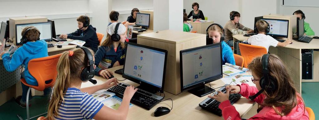 VÝUKA JAZYKŮ VÝUKA JAZYKŮ Robotel SmartClass+ je jedinečná digitální plaforma pro výuku jazyků. Funguje na všech zařízeních stolní PC, notebooky, tablety nebo chytré telefony.