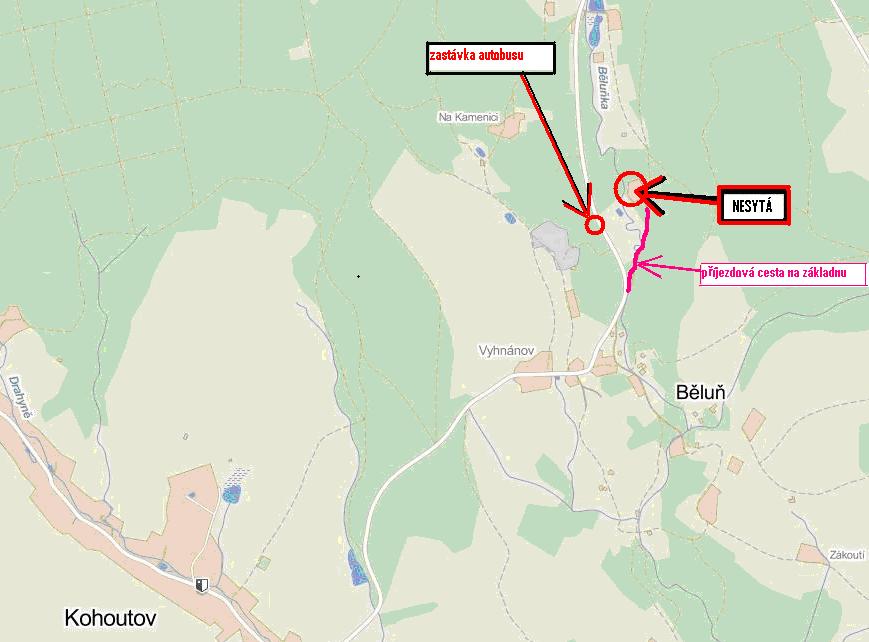 Autobus vyloží děti cca 200m od táborové základny, odkud půjdou děti pěšky na základnu. S nošením bagáže, kufrů, ruksaků a dalších věcí z autobusu na táborovou základnu samozřejmě dětem rádi pomůžeme.