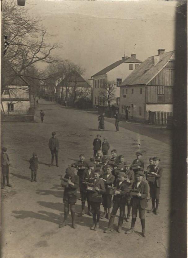 065a 1926 Roční cyklus svátků. Novoroční přání znělo téměř do nedávna: "Přeji šťastný nový rok, zdraví, spokojenost, dlouhý živost, hojné boží požehnání a po pozemském životě věčnost.